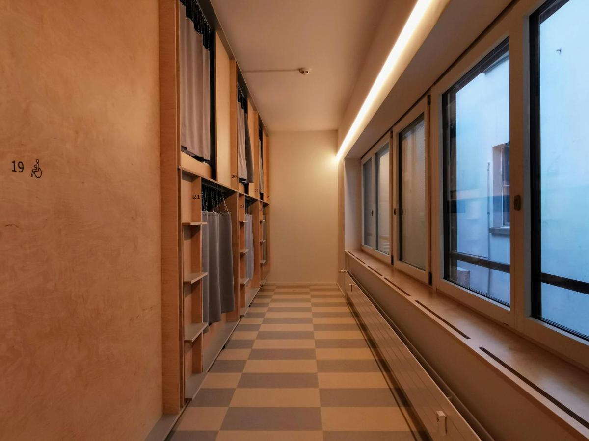 Green Marmot Capsule Hotel Zürich Exterior foto