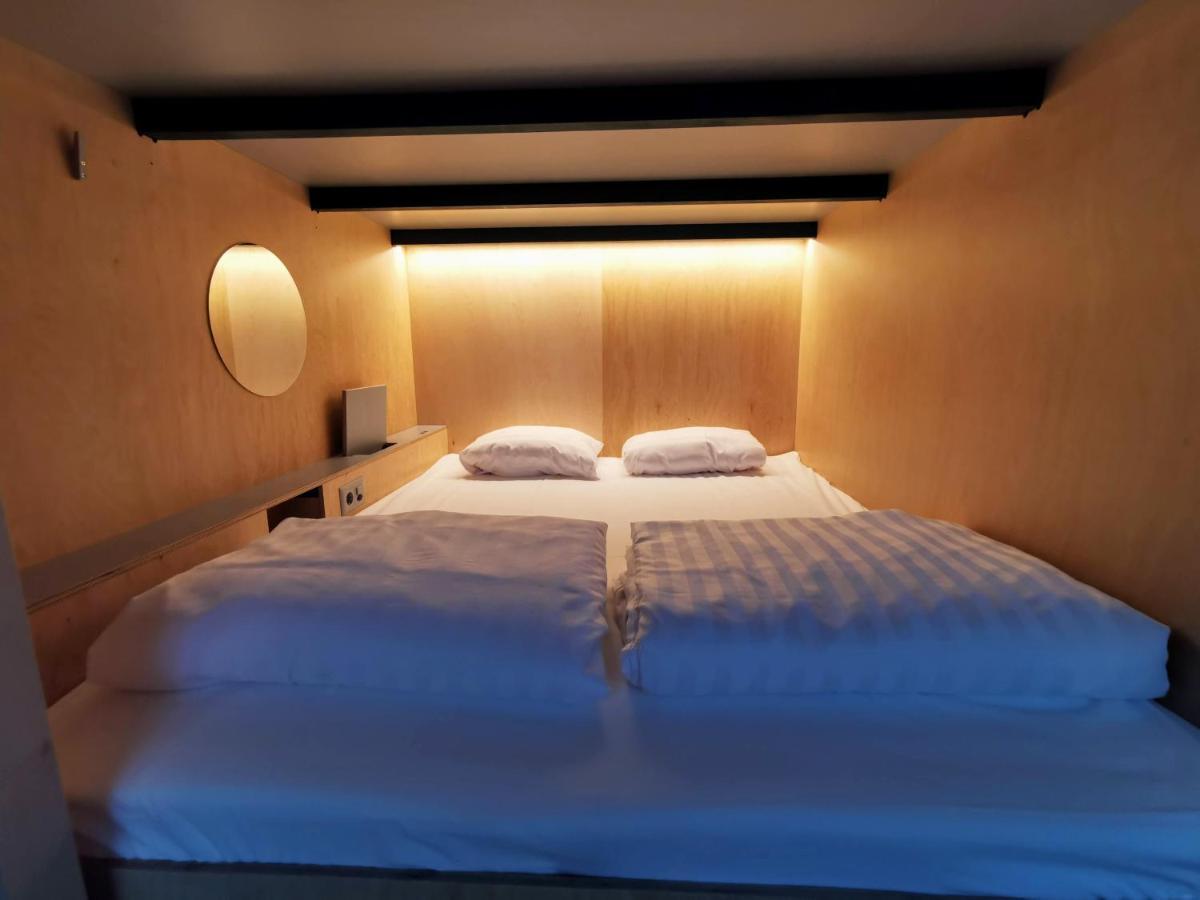 Green Marmot Capsule Hotel Zürich Exterior foto