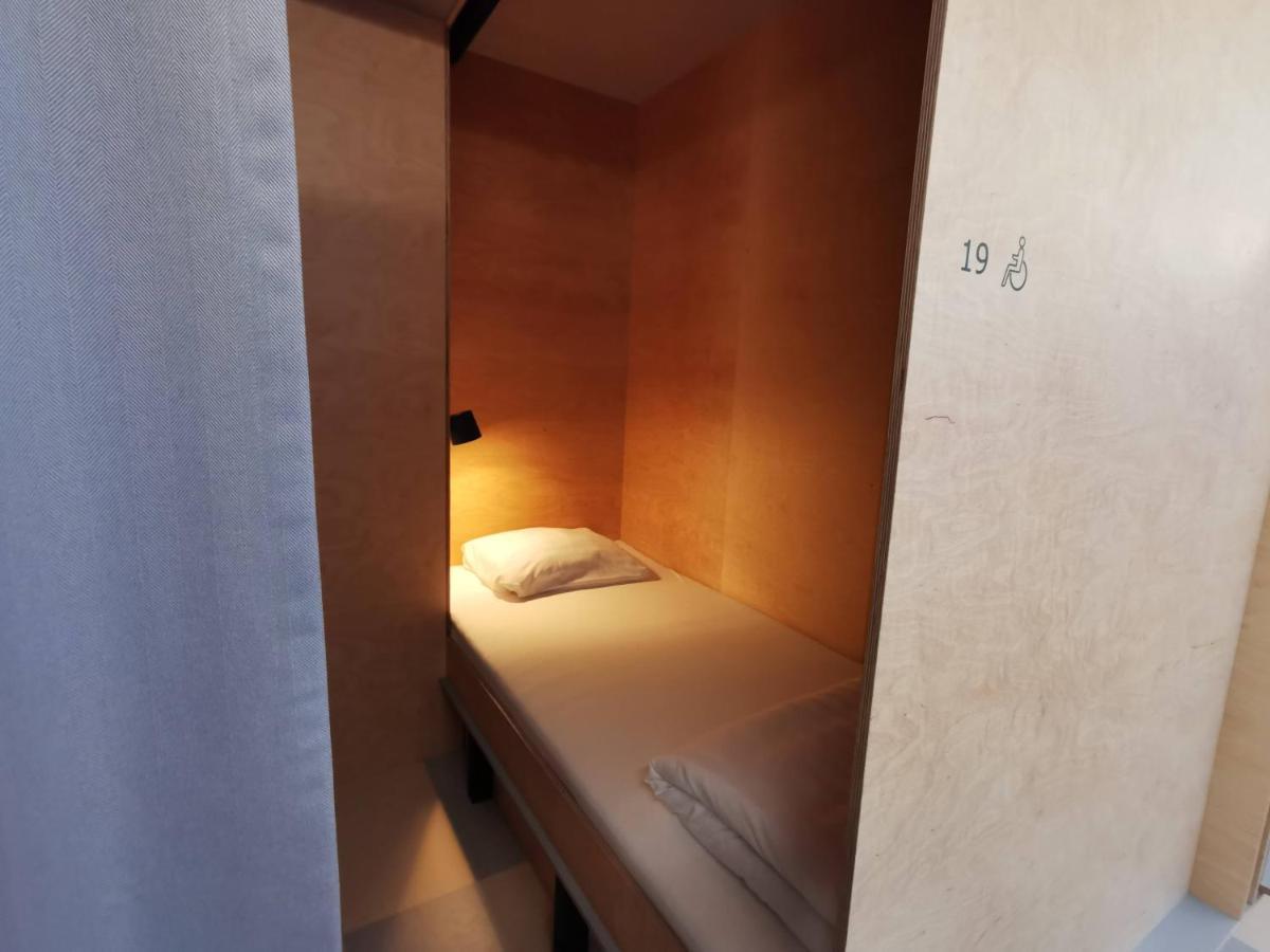 Green Marmot Capsule Hotel Zürich Exterior foto