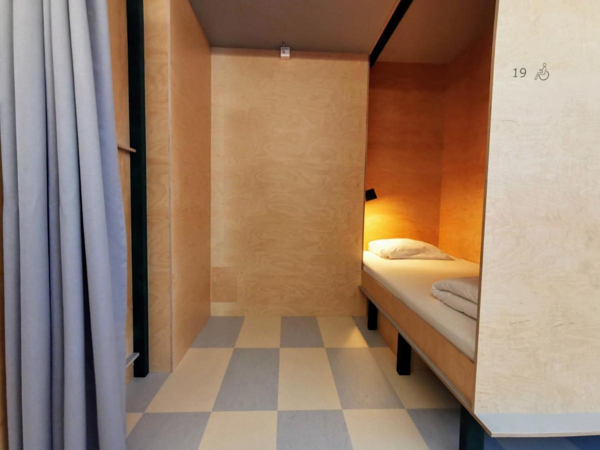 Green Marmot Capsule Hotel Zürich Exterior foto