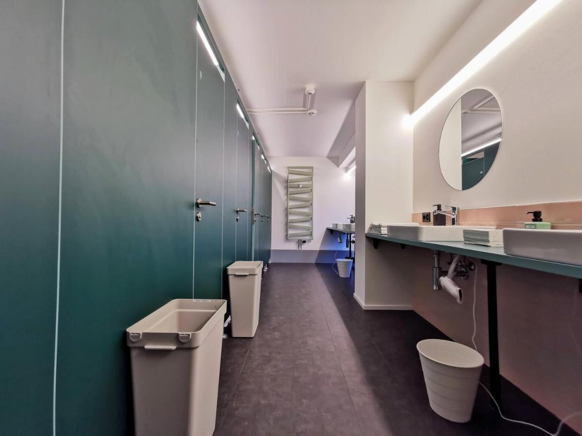 Green Marmot Capsule Hotel Zürich Exterior foto